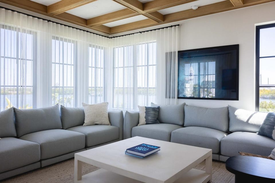 Waterfront Luxury Home - Tidelands House House in Stock Island