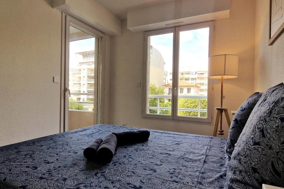 Beautiful 2P 39 m2, AC, balcony Apartment in Antibes