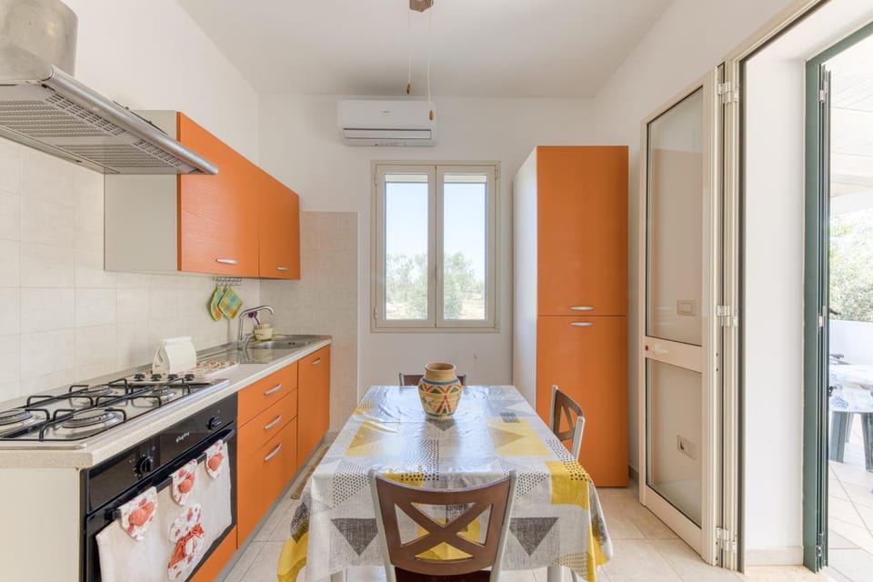 Property building, Kitchen or kitchenette, Living room