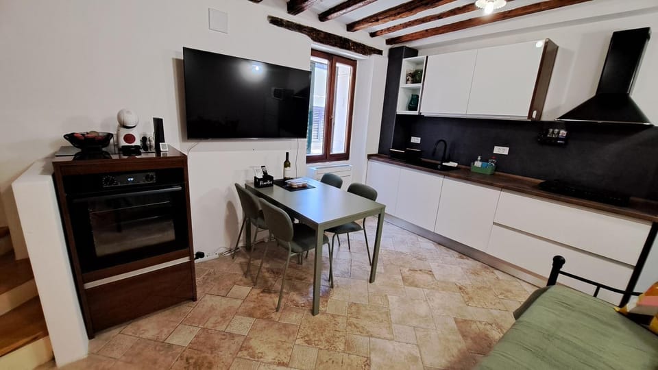 Four Seasons Apartment Izola Center - 100 m from Main Square - NEW 2026 Apartment in Slovenia