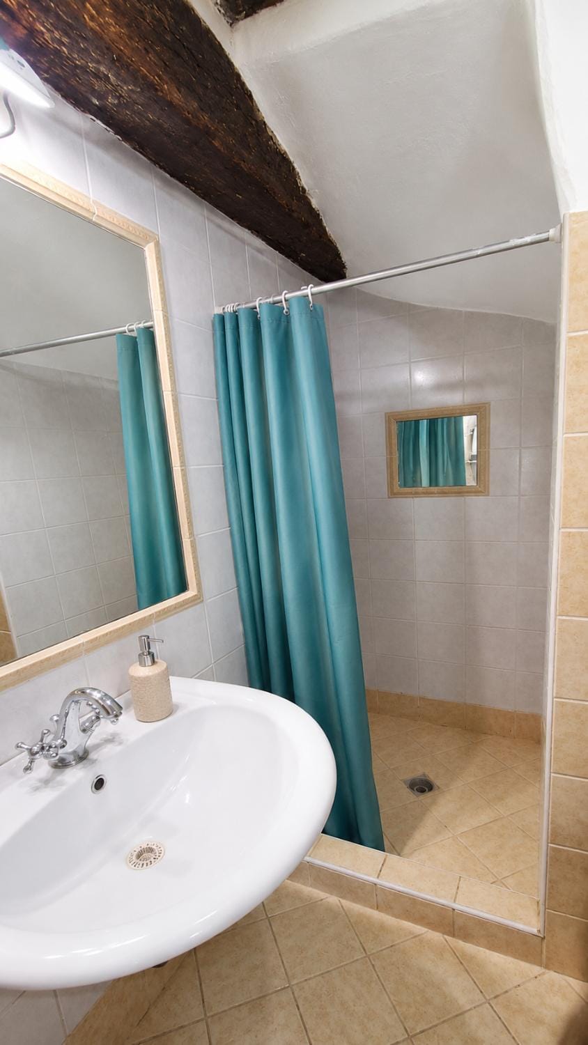 Shower, Bathroom, towels, towels, washing machine, washing machine, dryer