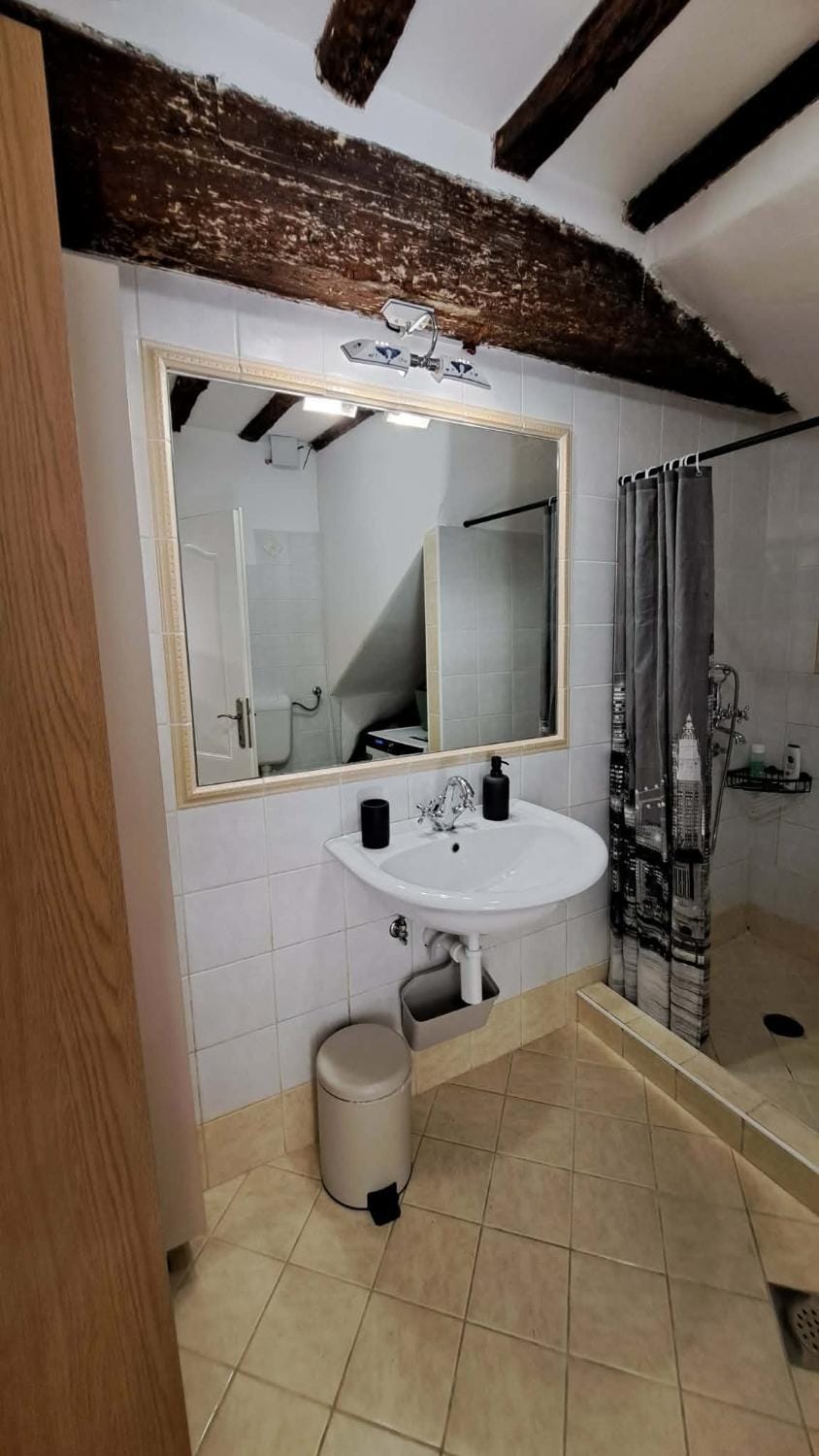 Four Seasons Apartment Izola Center - 100 m from Main Square - NEW 2026 Apartment in Slovenia