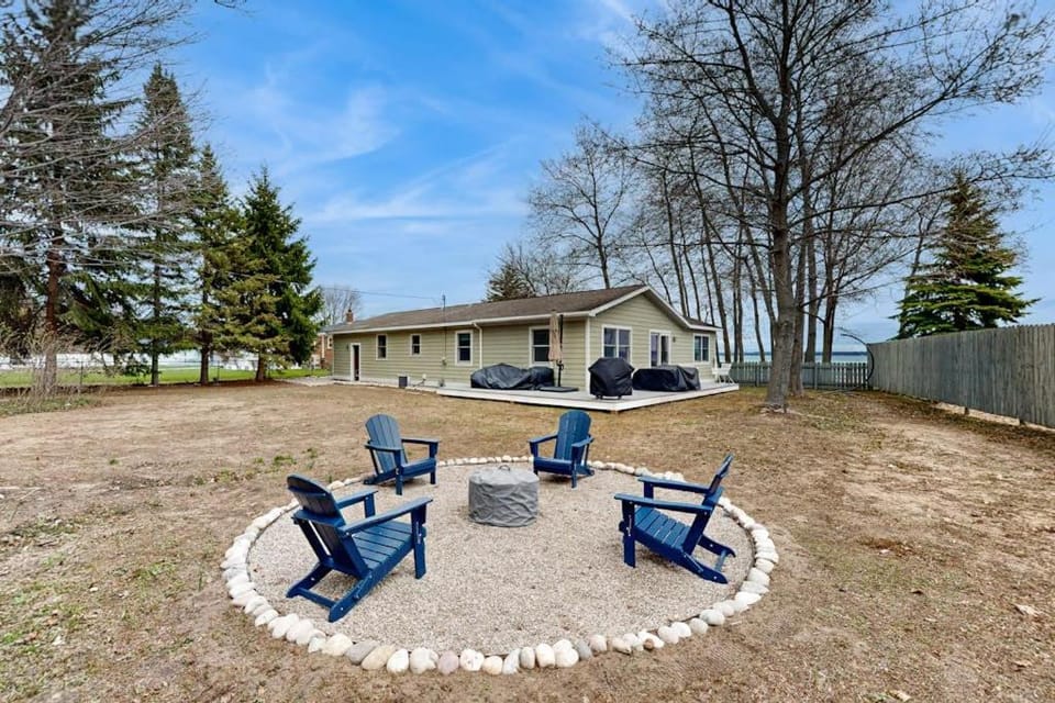 Bay Getaway House in Michigan
