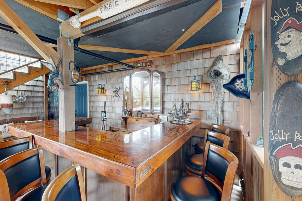 Salty Sunsets House in Depoe Bay