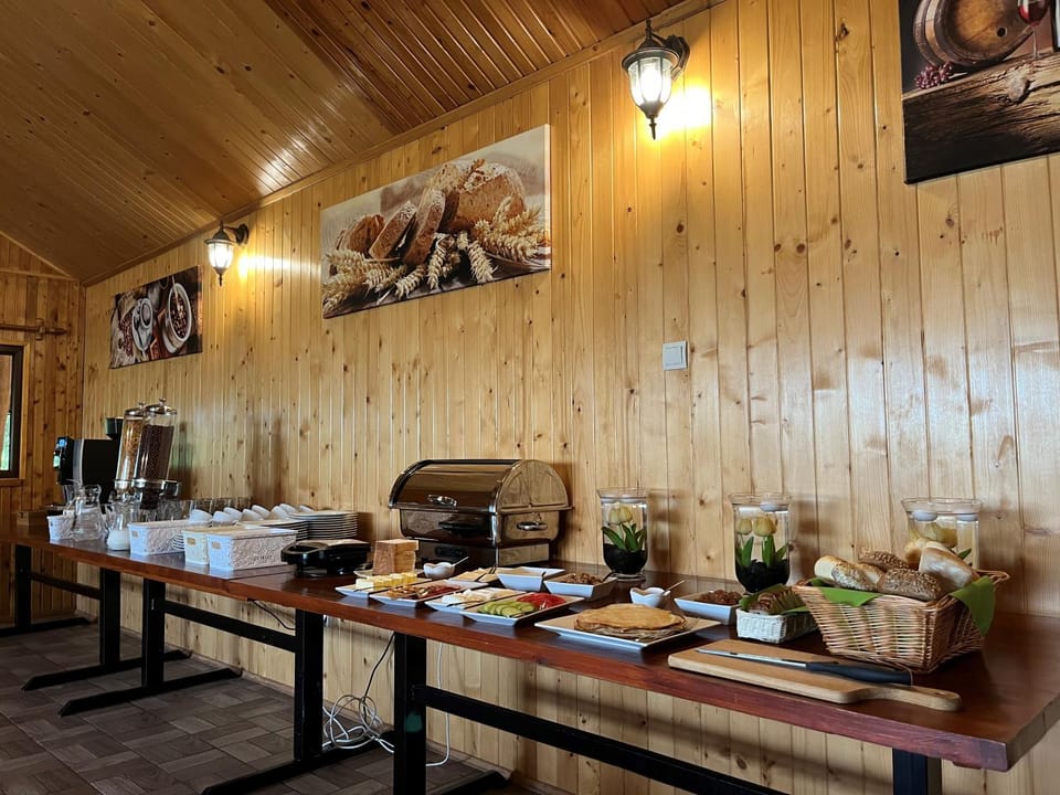 Lounge or bar, Buffet breakfast