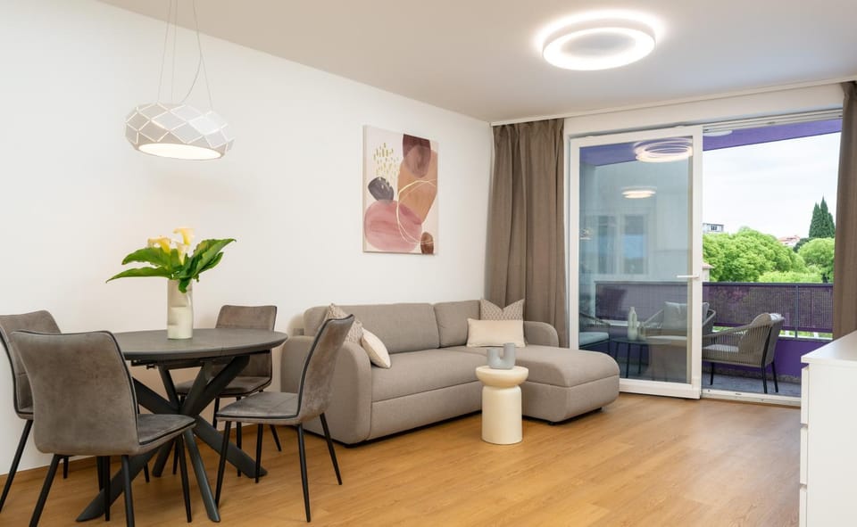Living room, Seating area, Dining area