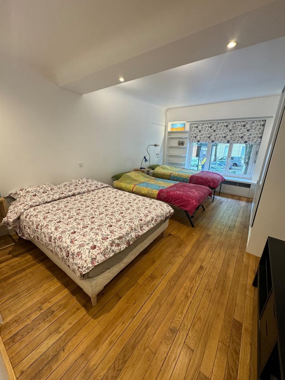 Luxurious 2 bedroom apartment, located in Avenue George V Apartment in Paris
