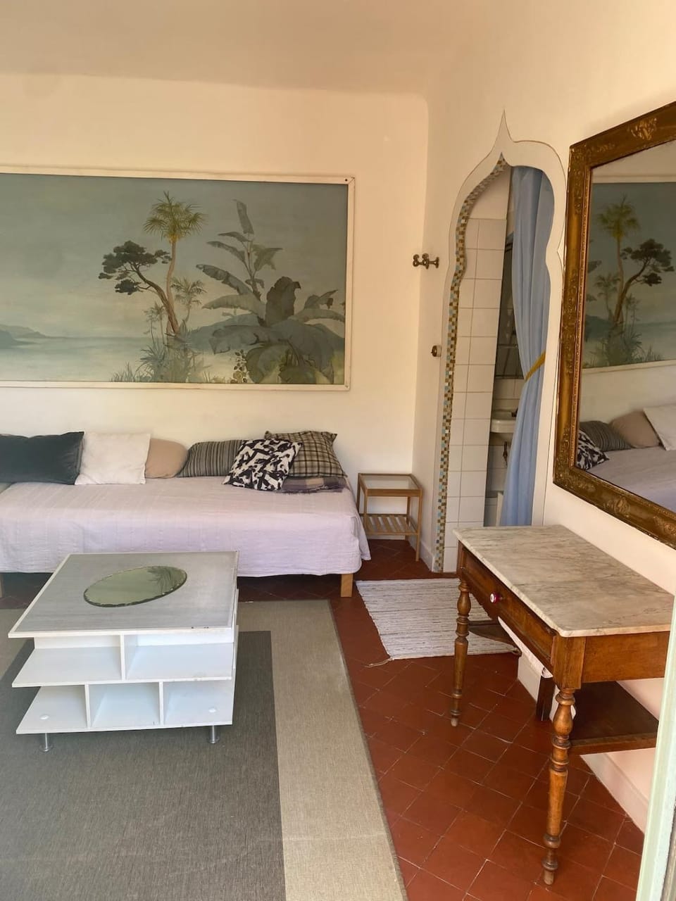 Syrius - Artist's apartment with terrace and view Apartment in Fontaine-de-Vaucluse