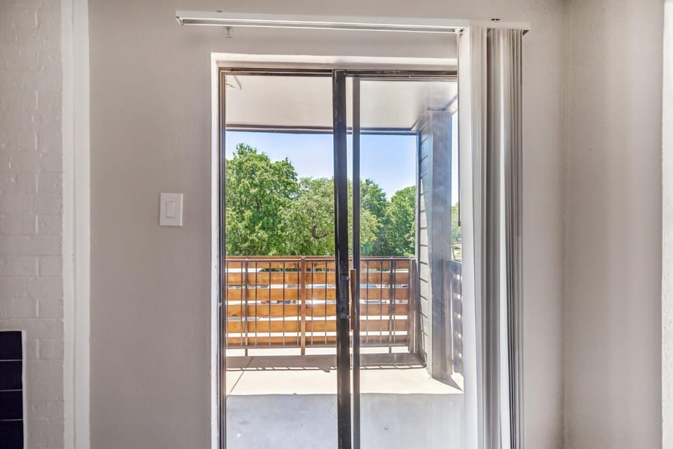 The Landry 276 Spacious and Cozy 2 Bedroom 1bth Apartment in Arlington