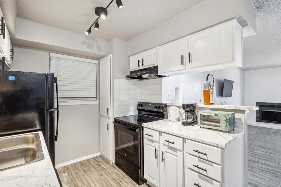 The Landry 278 Spacious and Cozy 2 Bedroom 1bth Apartment in Arlington