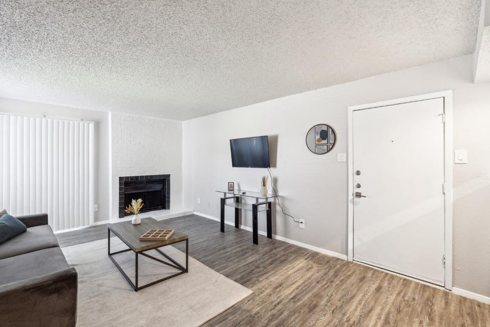 The Landry 279 Spacious and Cozy 2 Bedroom 1bth Apartment in Arlington