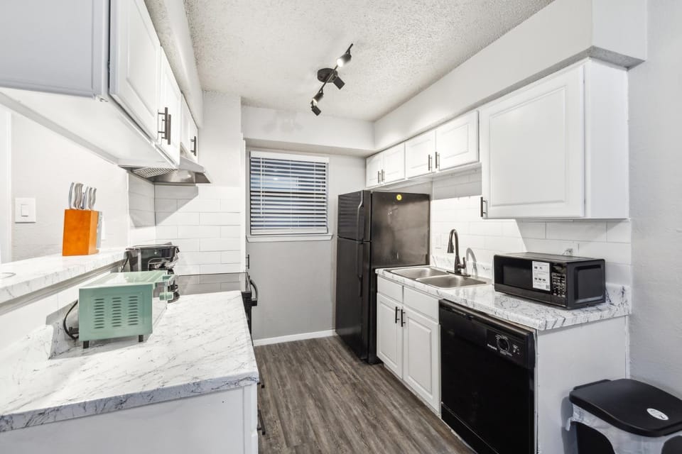 The Landry 279 Spacious and Cozy 2 Bedroom 1bth Apartment in Arlington