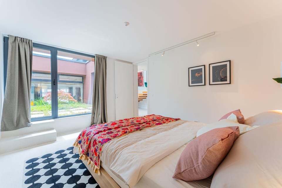 Bed, View (from property/room), Decorative detail, Bedroom, heating, internet