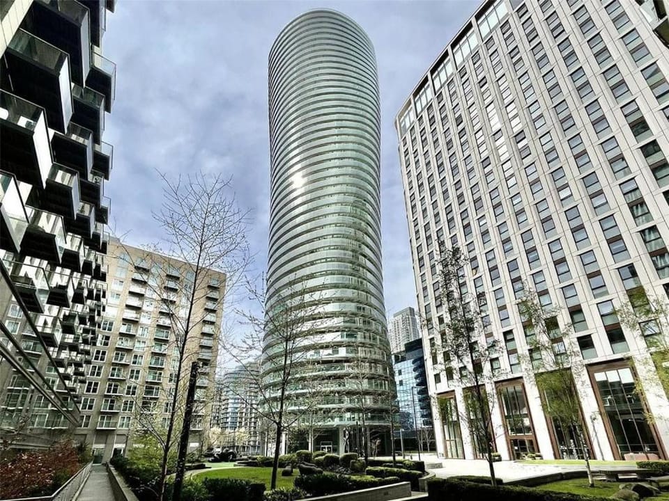 Luxurious Modern Canary Wharf Apt - London Views Apartment in London
