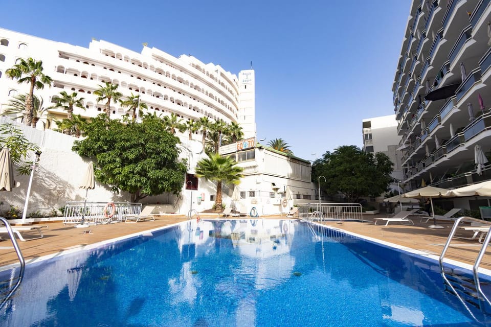 Property building, Pool view, Swimming pool, Swimming pool