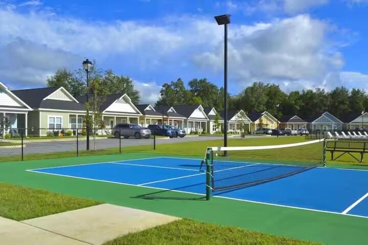 The Cottages 2BR 2BA Dothan Pool Dog Park Pickle Ball Gym House in Dothan