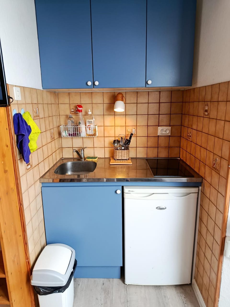 Coffee/tea facilities, Kitchen or kitchenette, microwave, stove