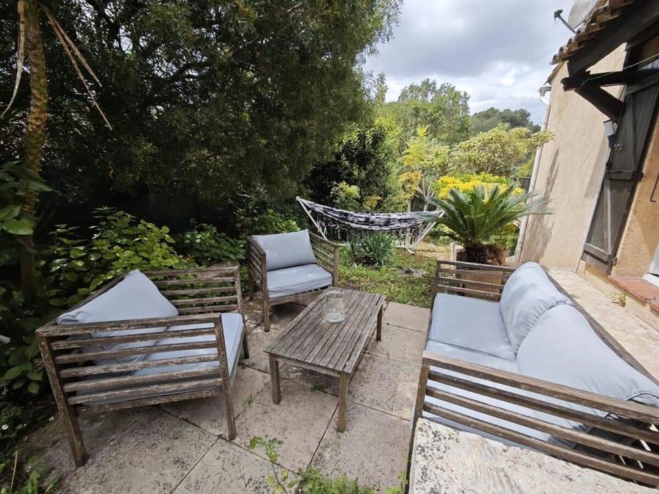 Spacious house - unobstructed view Villa in Mouans-Sartoux