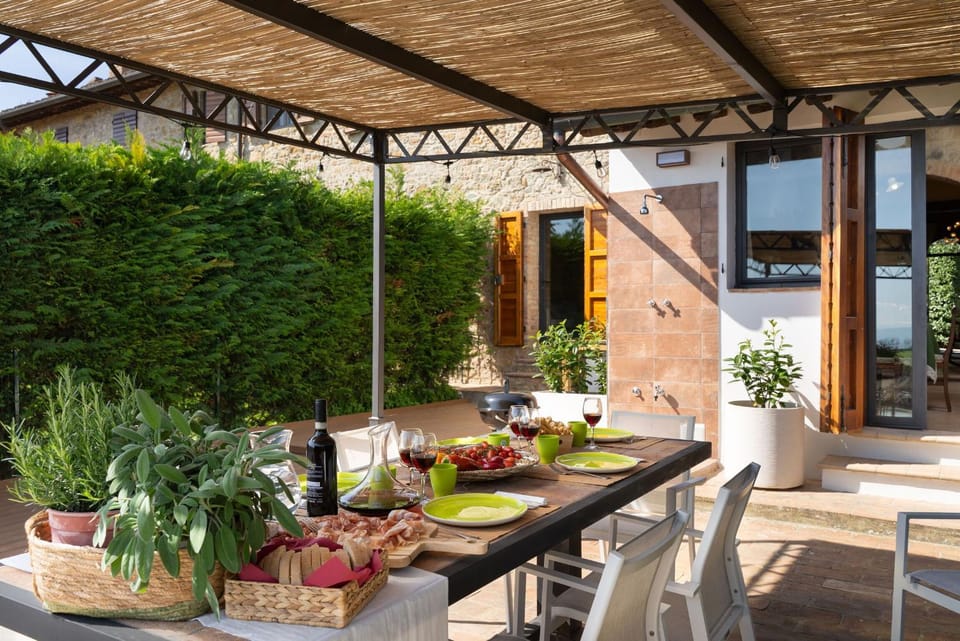 Property building, Balcony/Terrace, On site