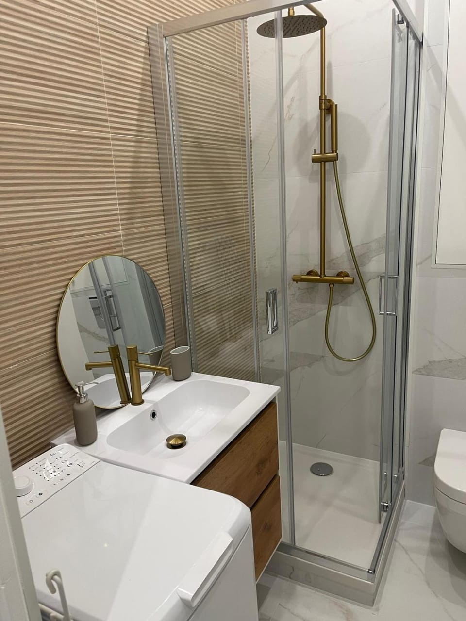 Shower, Toilet, Bathroom