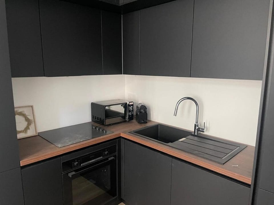 Coffee/tea facilities, Kitchen or kitchenette, dishwasher, toaster