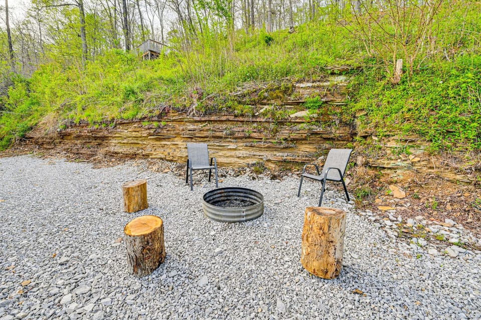 Secluded on 10 Acres: Livingston Getaway w/ Sauna! House in Kentucky