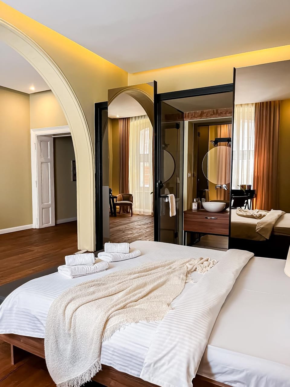 Bathroom, Photo of the whole room, Bedroom, towels