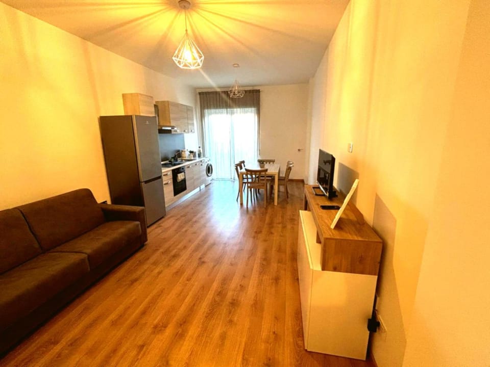 TV and multimedia, Kitchen or kitchenette, Living room, Dining area