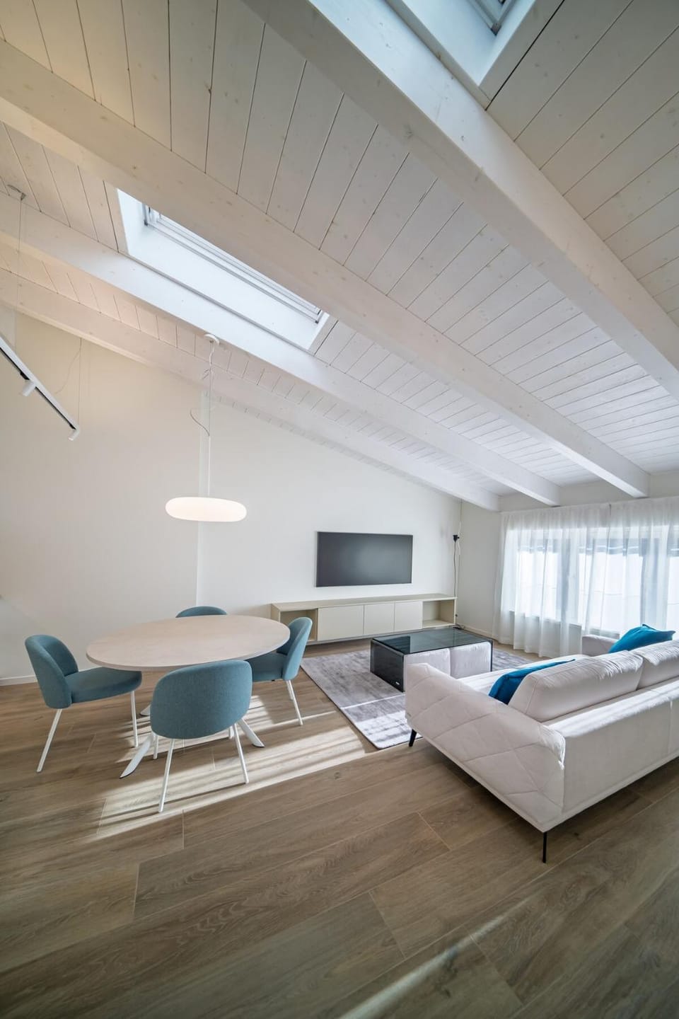 Communal lounge/ TV room, TV and multimedia, Living room, Seating area