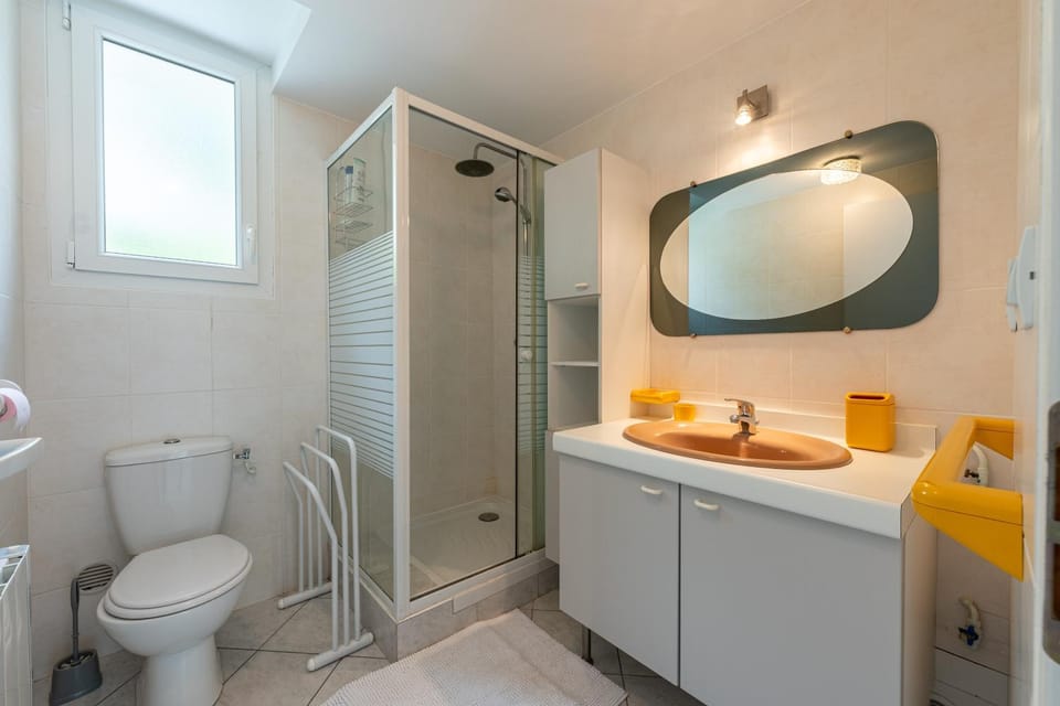 Bathroom, Living room