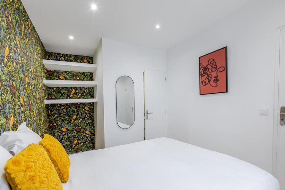 Bed, Bedroom
