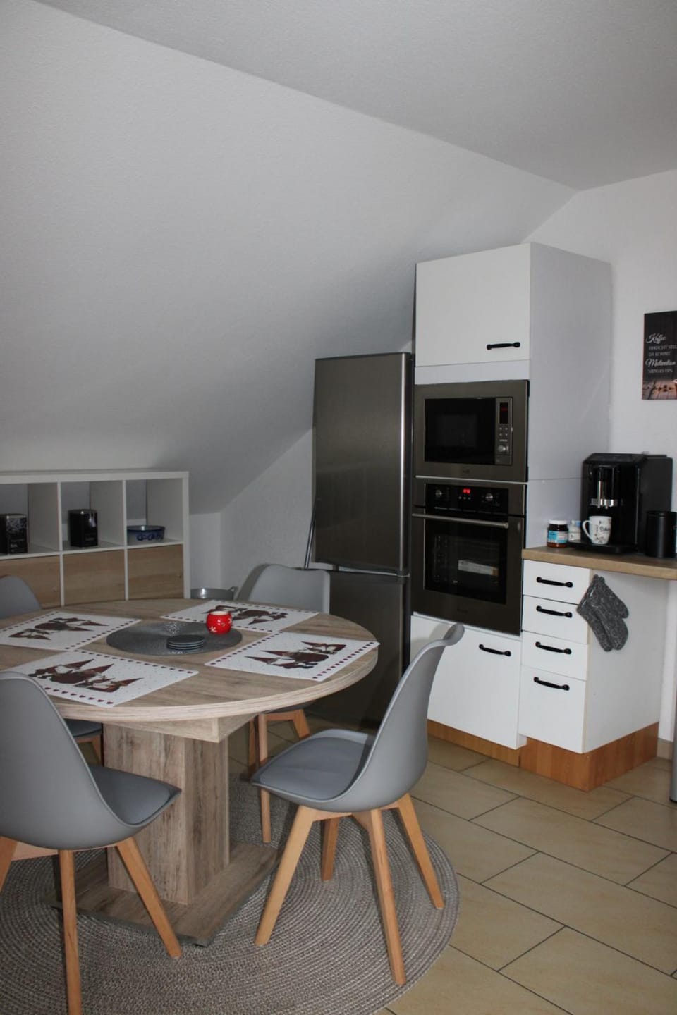 gemütliche Dachgeschoss- Ferienwohnung im Grünen Apartment in Sundern
