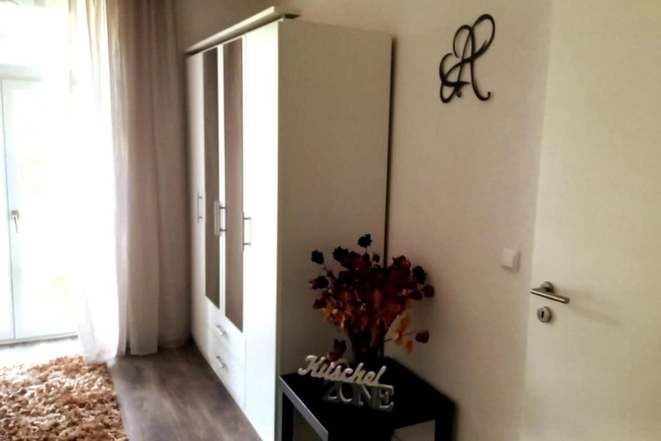 Bedroom, wardrobe