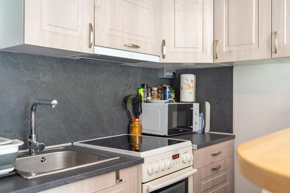 Kitchen or kitchenette, Living room