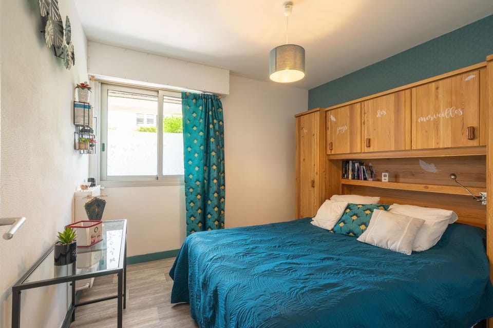 Living room, Bedroom