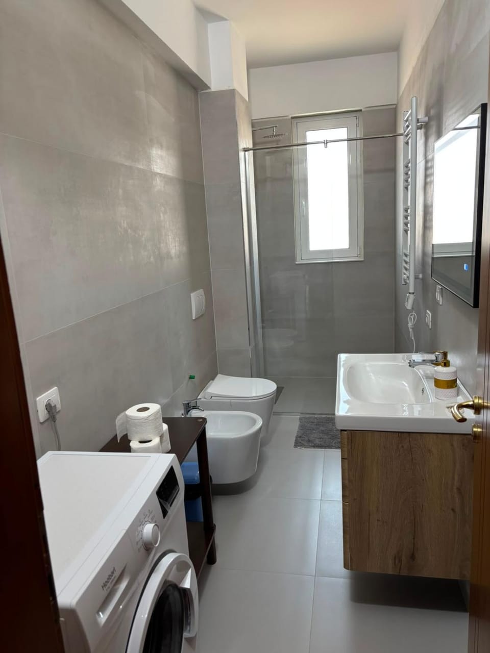 Shower, Bathroom, bidet, washing machine