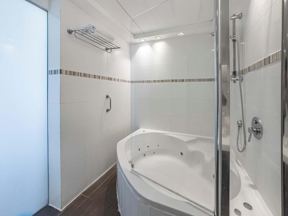 The Sharon Seaside Retreat Inn in Herzliya