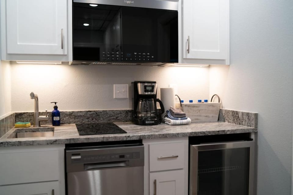 Ground Floor Villa at Sweet Spring Apartment in Eureka Springs