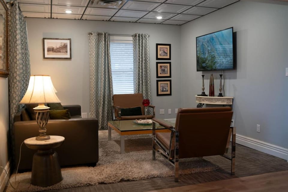 Ground Floor Villa at Sweet Spring Apartment in Eureka Springs