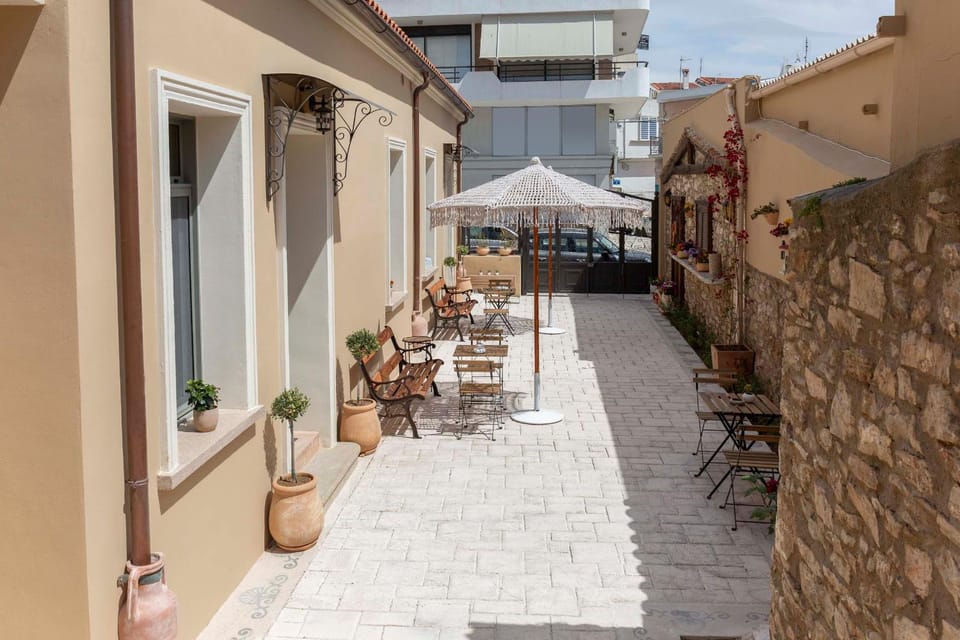 Property building, Patio, Day, Street view