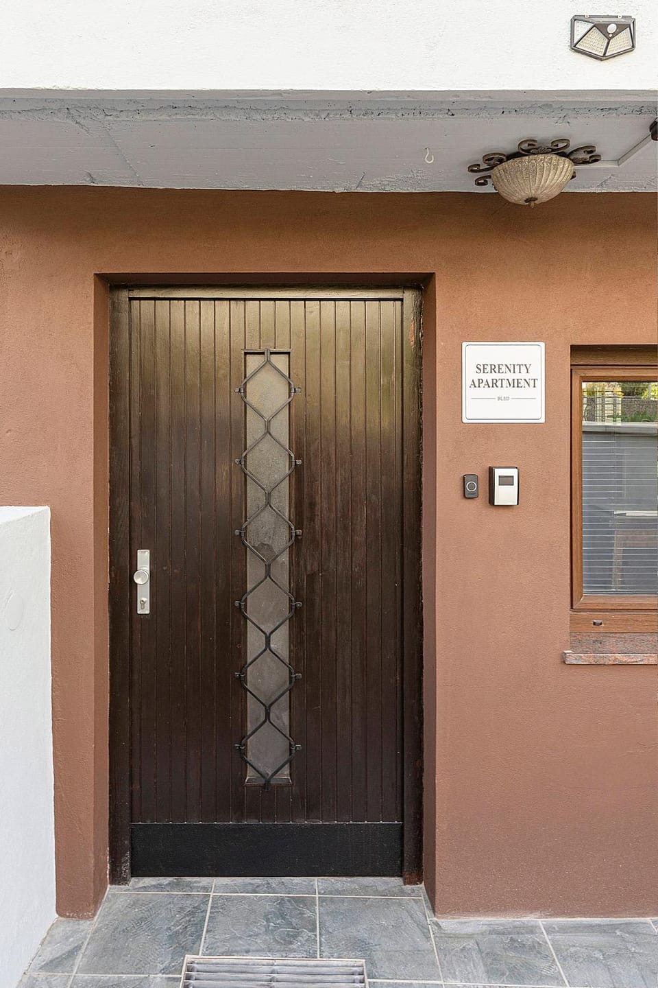 Facade/entrance