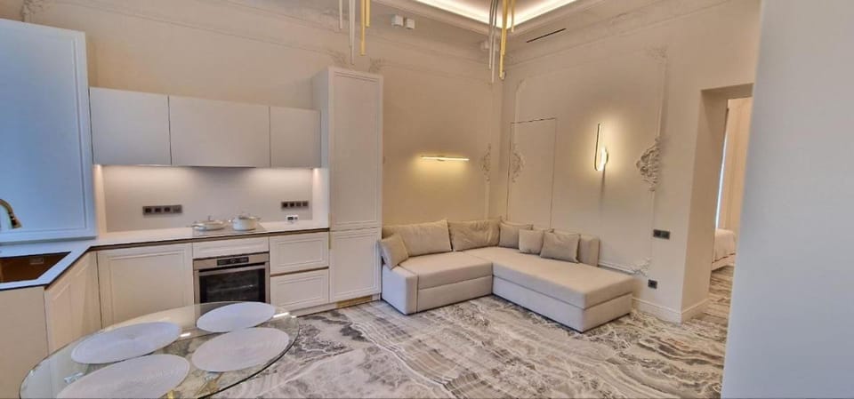 Ivory 1831 Boutique Apartment Luxury bath Apartment in Chișinău