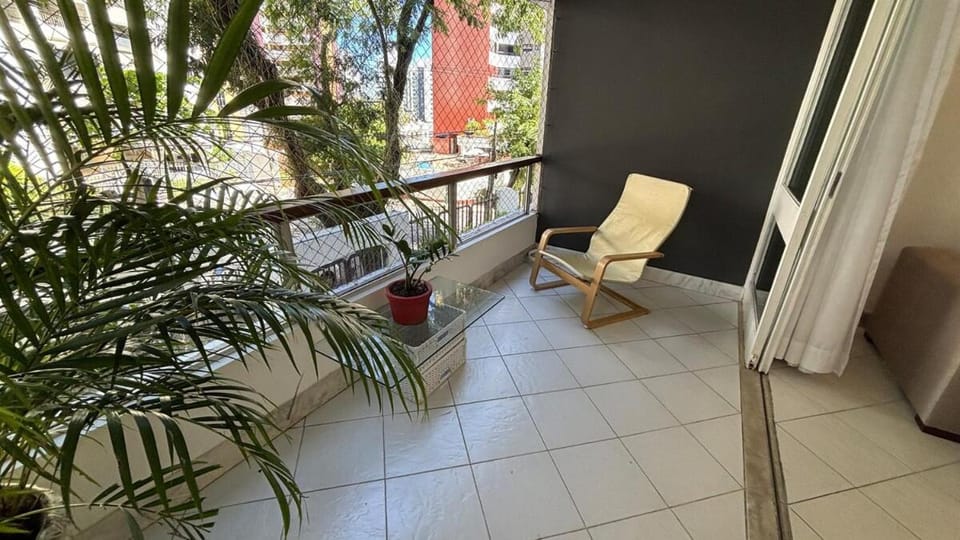 Enorme Apartamento 3 Quartos Barra Graça Perto da Praia do Porto da Barra Apartment in Salvador
