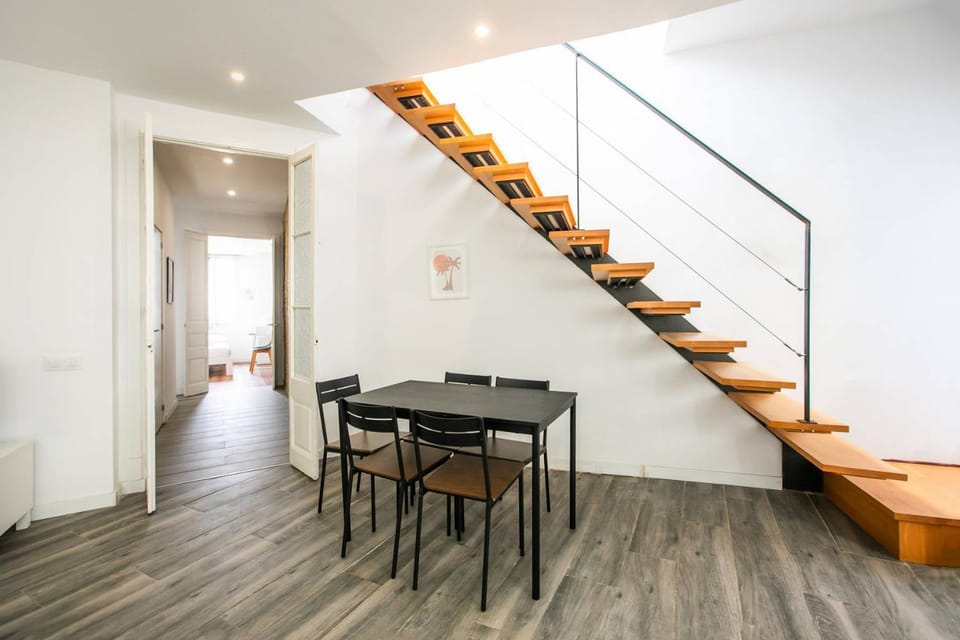 31ARA1092- Newly Refurbished 2BR Flat in the Gothi Apartment in Barcelona