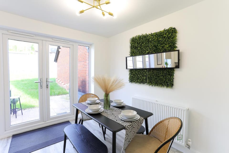 Seating area, Dining area
