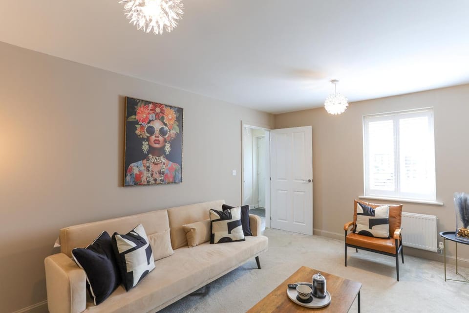 Communal lounge/ TV room, Living room, Seating area