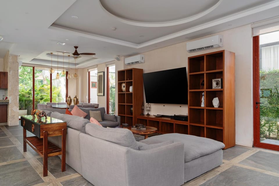 Communal lounge/ TV room, Living room