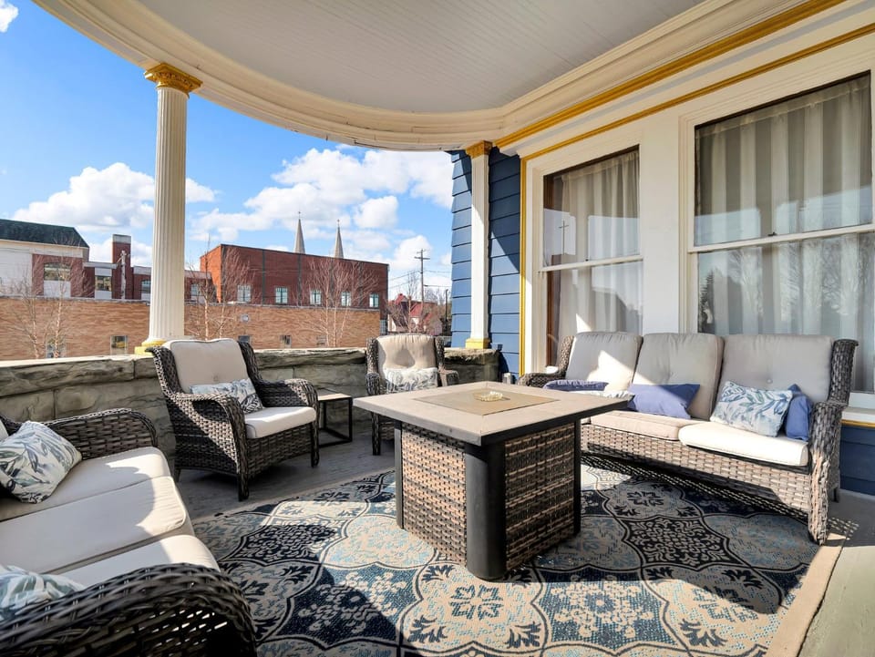 Patio, Balcony/Terrace, Seating area