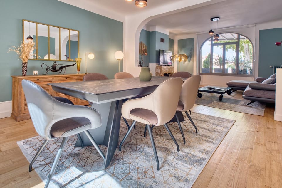 Property building, Living room