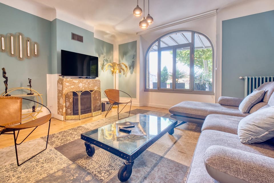Property building, Living room